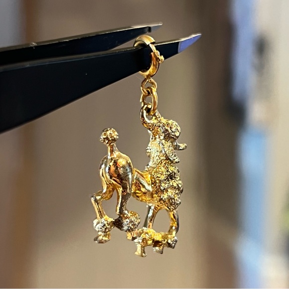 Vintage Monet Gold Tone Poodle Charm Signed Dog Charm Pendant - Picture 7 of 7